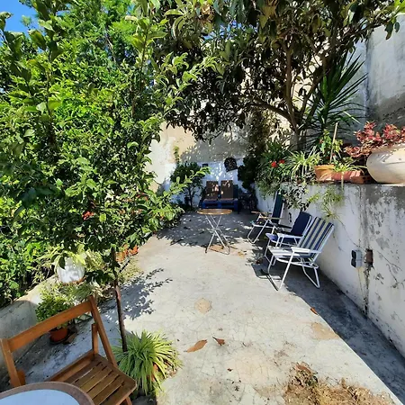 The Country In The Town Apartman